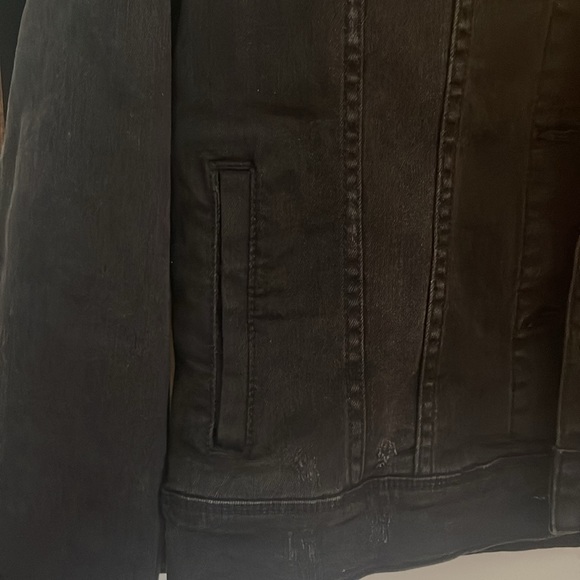 Black distressed Jean jacket - Picture 6 of 6